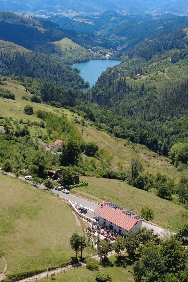 Monte Murumendi casa rural Kamiñone landetxea. Mandubi.Goierri.Gipuzkoa. País Vasco