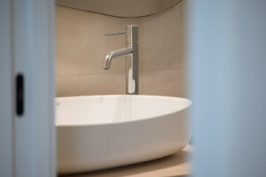 Habitación Mandubizelai con ventanal panorámico y vistas a los prados 7